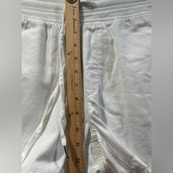 Orvis Women’s Size Medium Pull-On White Shorts Resort Wear Travel Beach Summer - Picture 3 of 9